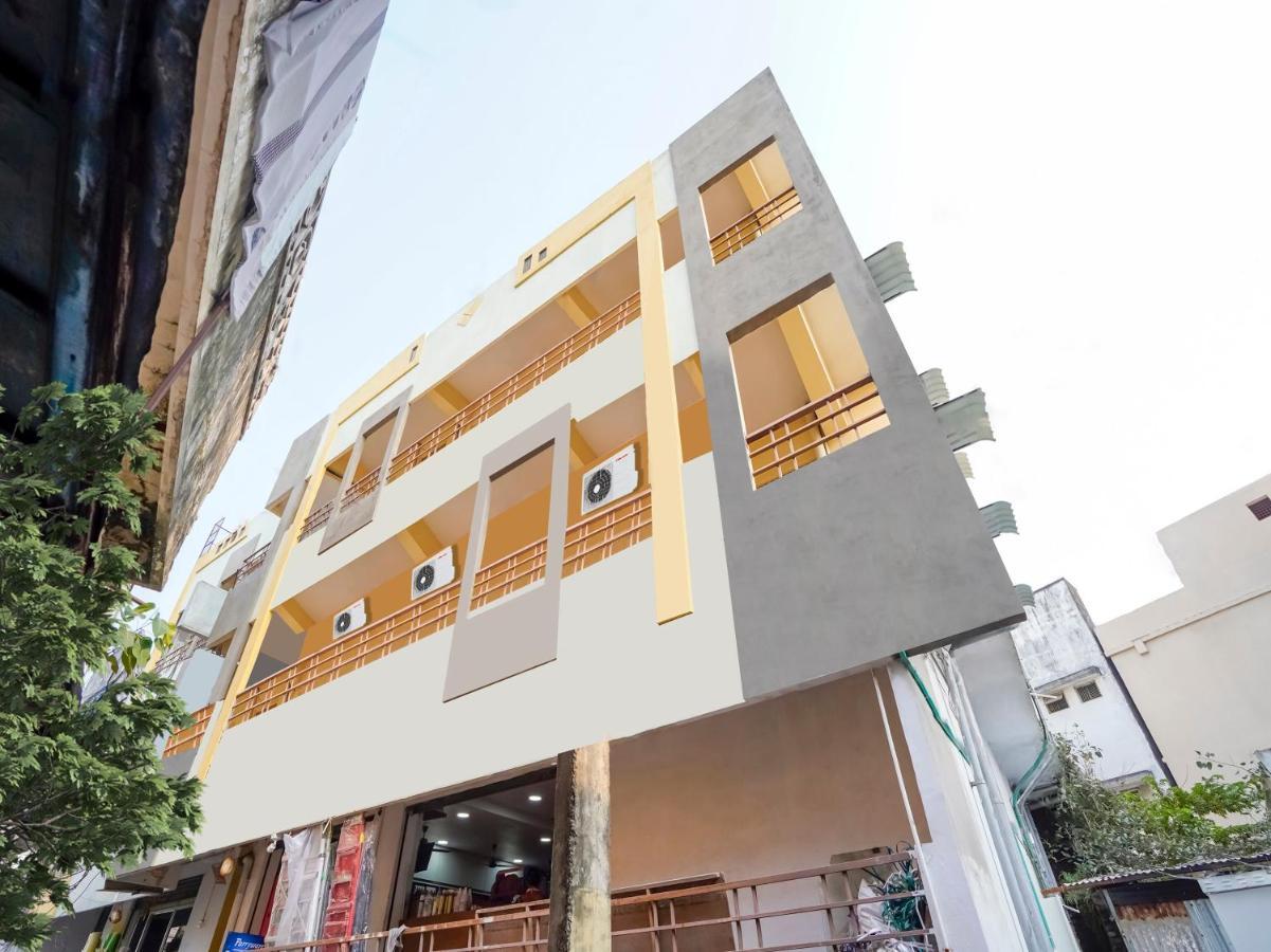 Oyo 84039 Tirumala Grand Rajahmundry Exterior photo